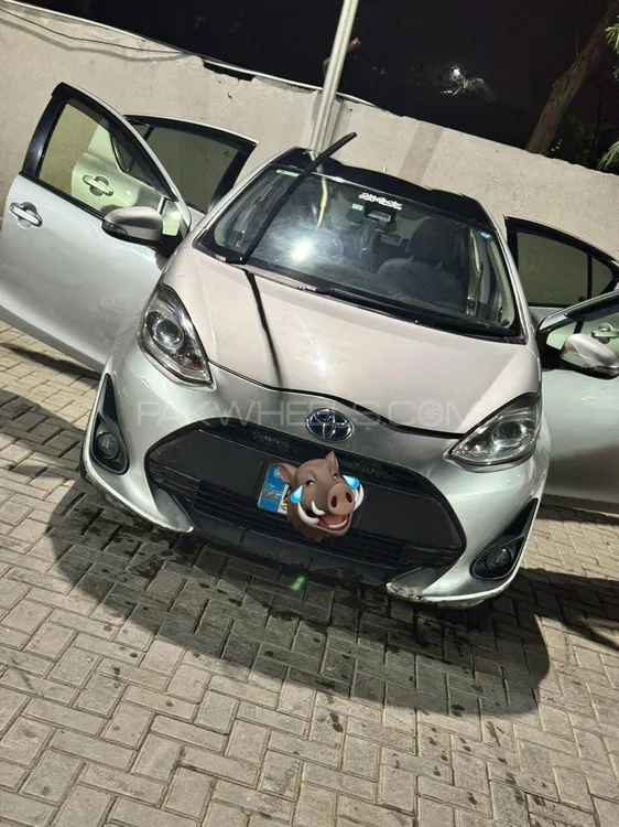 Toyota Aqua 2020 for Sale in Sialkot Image-1