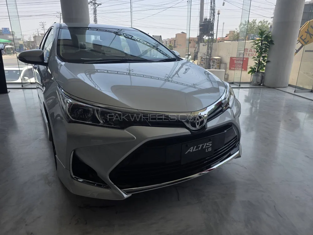 Toyota Corolla 2025 for Sale in Lahore Image-1