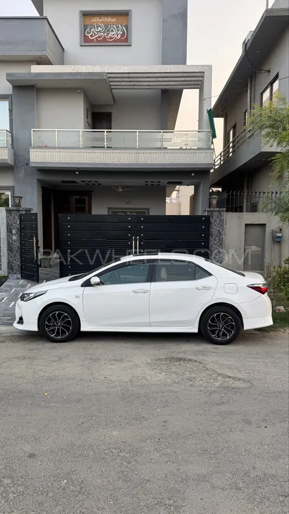 Toyota Corolla 2015 for Sale in Lahore Image-1