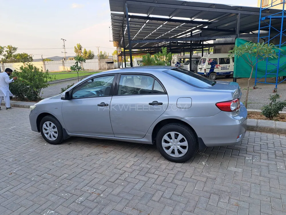 Toyota Corolla 2013 for Sale in Islamabad Image-1