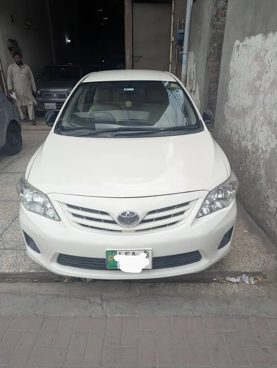 Toyota Corolla 2013 for Sale in Lahore Image-1