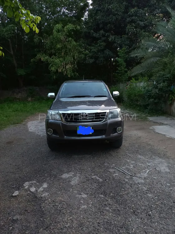 Toyota Hilux 2013 for Sale in Jhelum Image-1