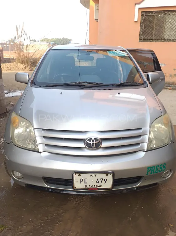 Toyota IST 2006 for Sale in Gujrat Image-1