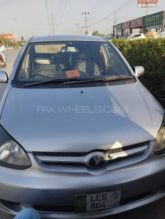 Toyota Platz 2004 for Sale in Peshawar Image-1