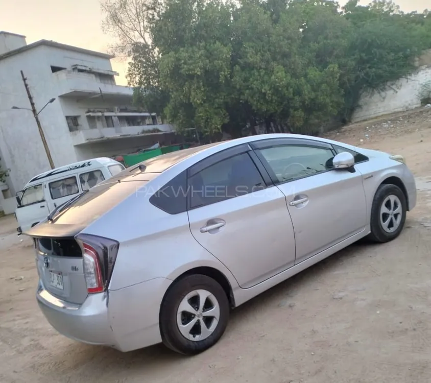Toyota Prius 2013 for Sale in Karachi Image-1