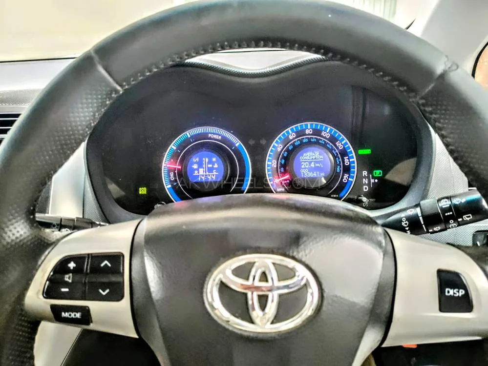 Toyota Prius 2011 for Sale in Peshawar Image-1
