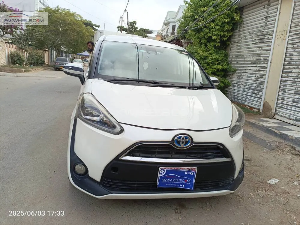 Toyota Sienta 2017 for Sale in Karachi Image-1