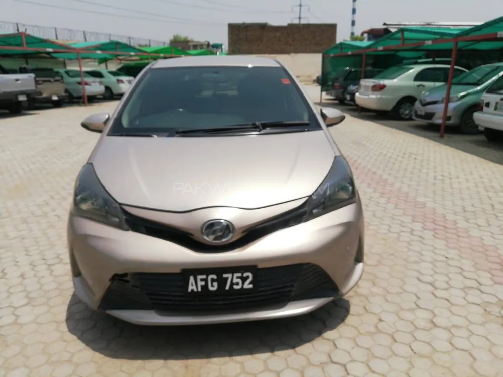 Toyota Vitz 2014 for Sale in Peshawar Image-1