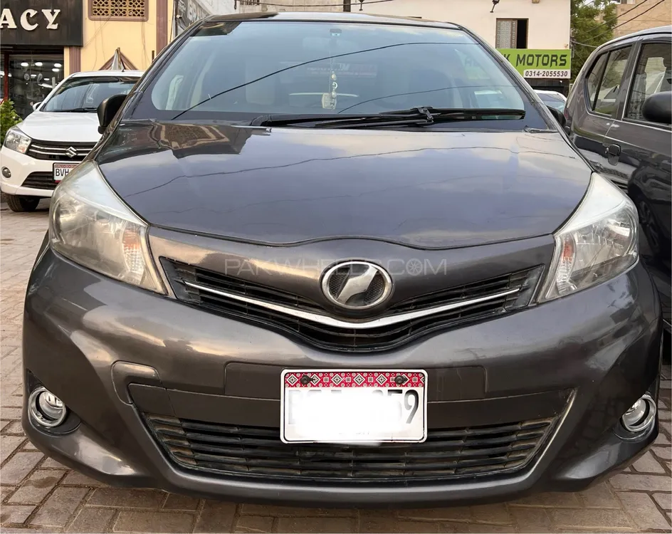 Toyota Vitz 2011 for Sale in Karachi Image-1