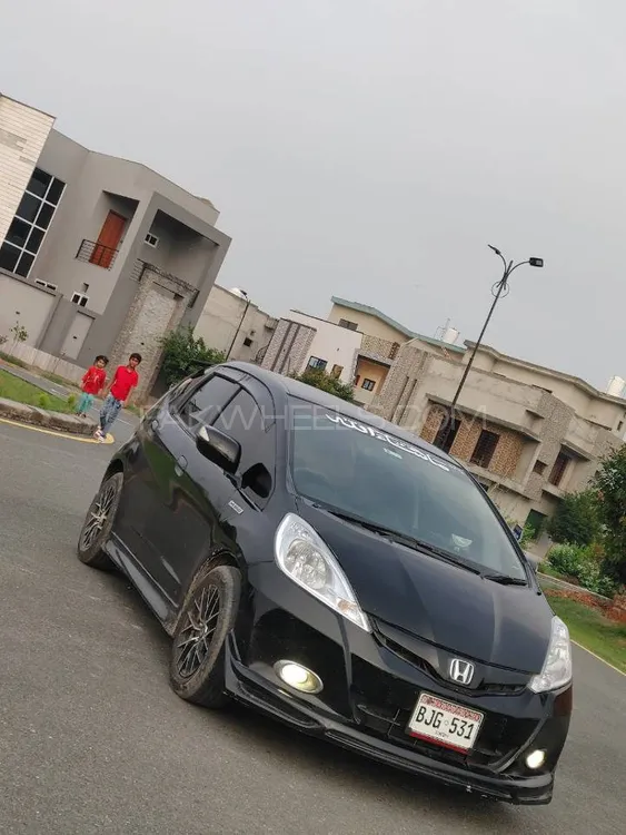 Honda Fit 2013 for Sale in Faisalabad Image-1