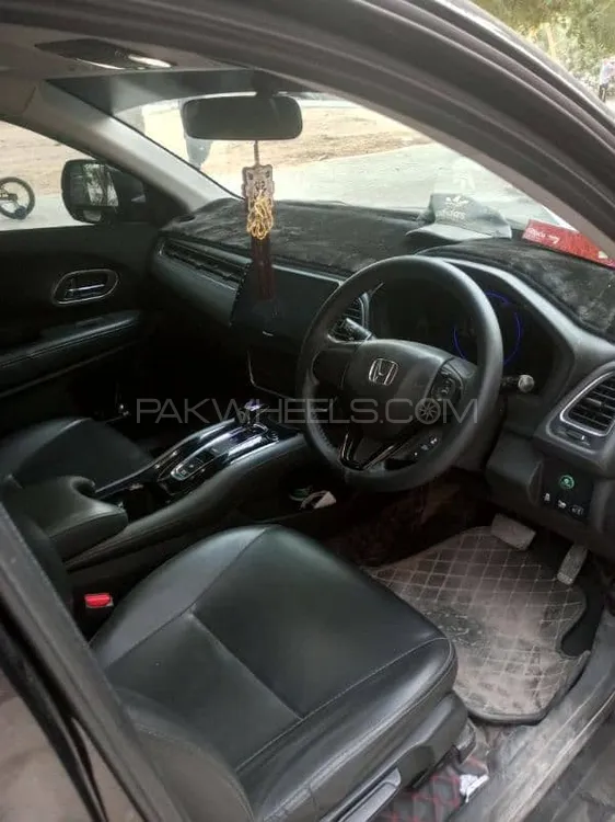 Honda Vezel 2014 for Sale in Karachi Image-1