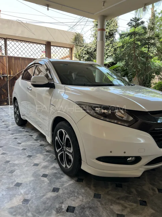 Honda Vezel 2015 for Sale in Multan Image-1