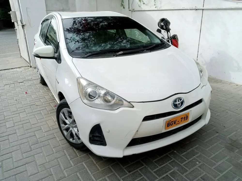 Toyota Aqua 2013 for Sale in Karachi Image-1