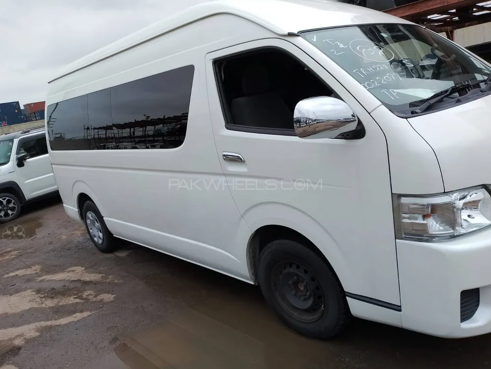 Toyota Hiace 2025 for Sale in Lahore Image-1