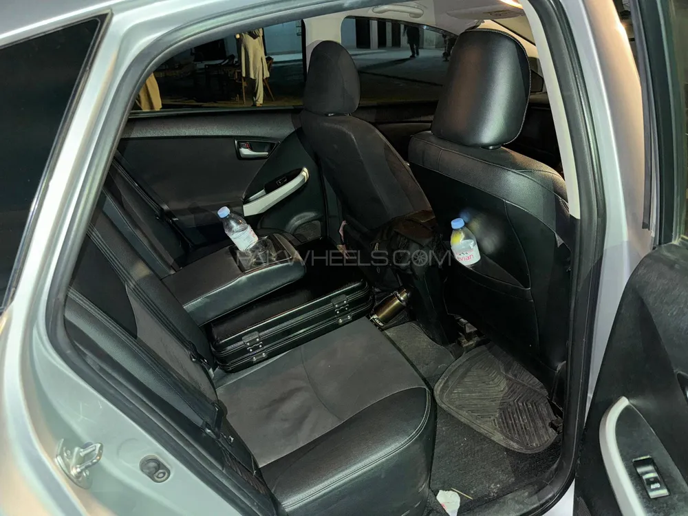 Toyota Prius 2014 for Sale in Lahore Image-1