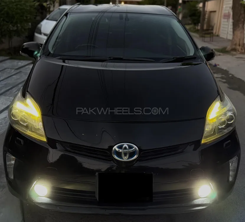 Toyota Prius 2012 for Sale in Lahore Image-1