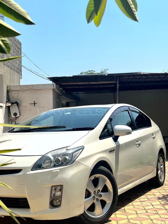 Toyota Prius 2011 for Sale in Bat khela Image-1