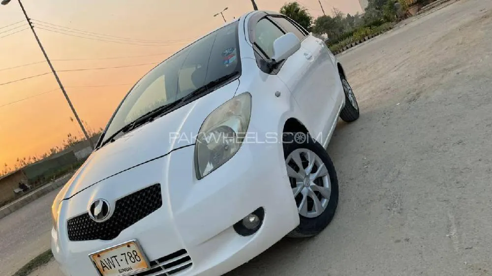 Toyota Vitz 2007 for Sale in Karachi Image-1