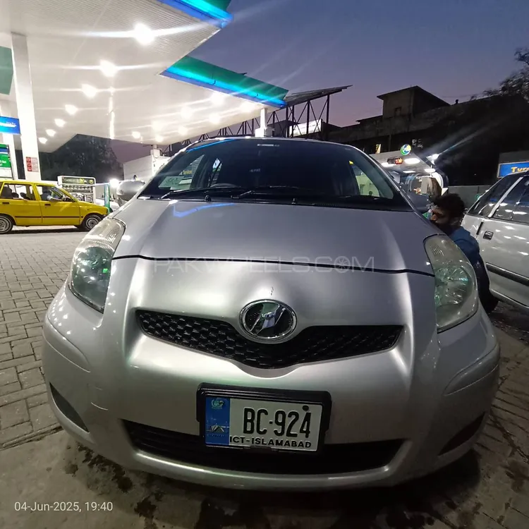 Toyota Vitz 2010 for Sale in Islamabad Image-1