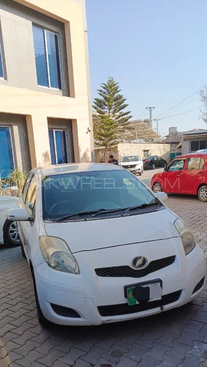 Toyota Vitz 2010 for Sale in Islamabad Image-1