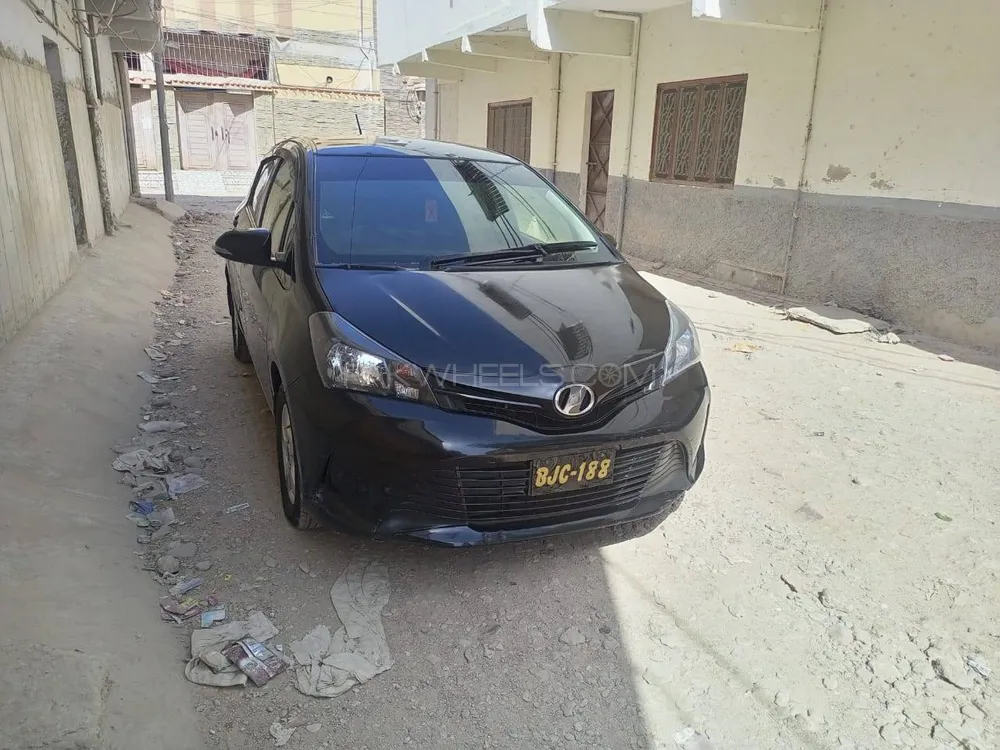Toyota Vitz 2017 for Sale in Hyderabad Image-1