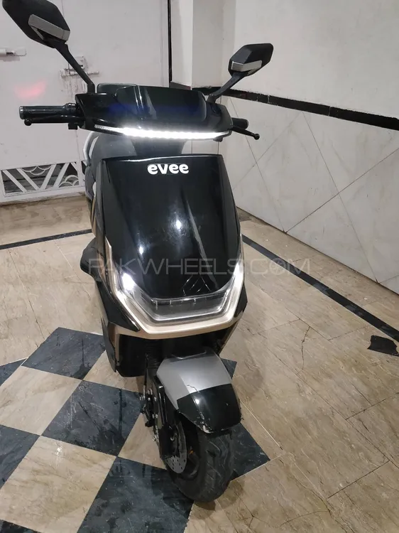 Evee Gen-Z 2025 for Sale Image-1