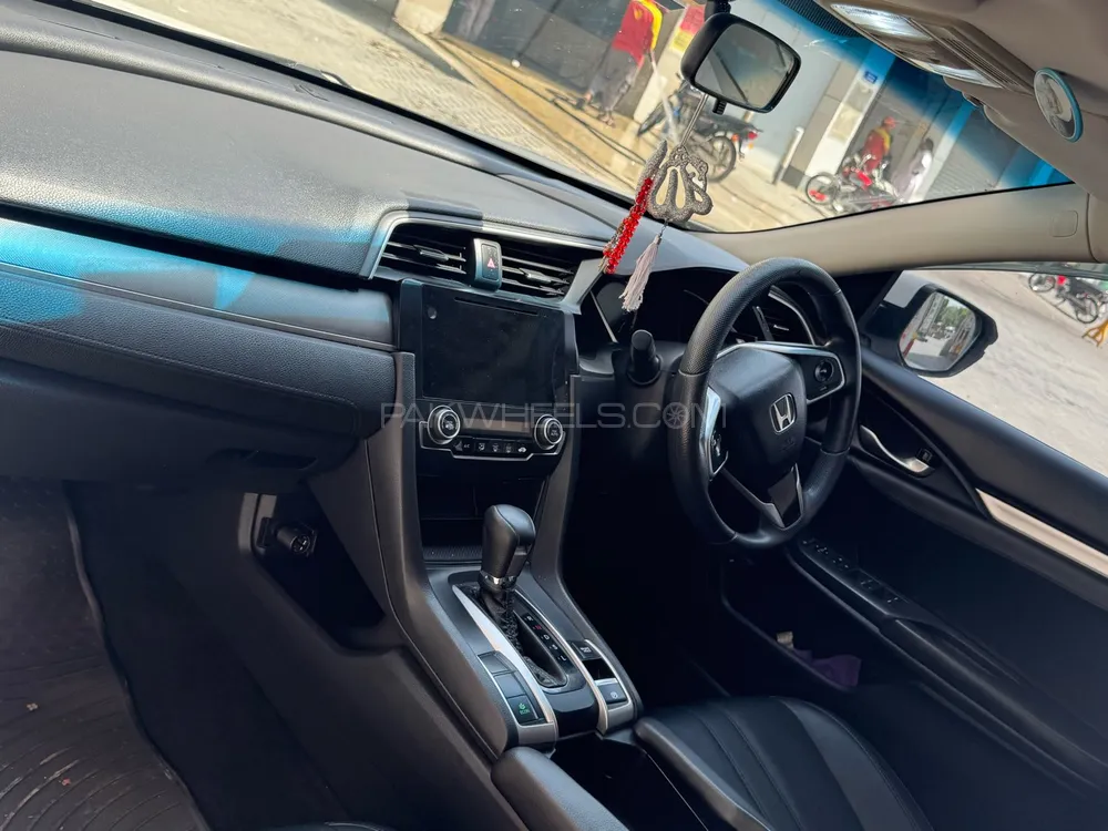 Honda Civic 2018 for Sale in Lahore Image-1