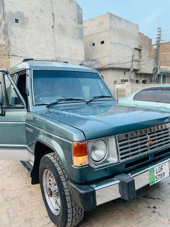 Mitsubishi Pajero 1990 for Sale in Chishtian Image-1