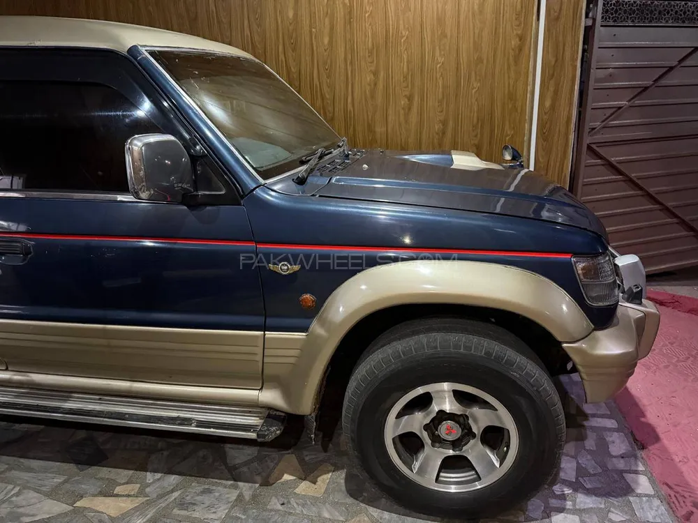 مٹسوبیشی پجیرو 1993 for Sale in فیصل آباد Image-1