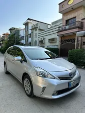 Toyota Prius Alpha G Touring 2011 for Sale