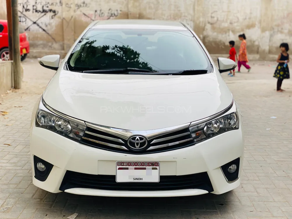 Toyota Corolla 2015 for Sale in Karachi Image-1
