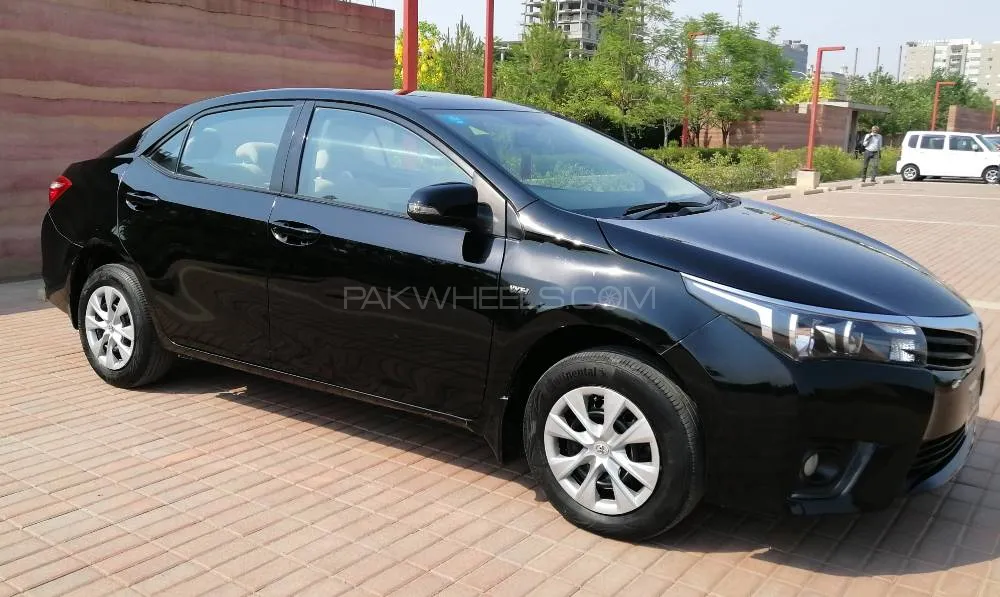 Toyota Corolla 2016 for Sale in Islamabad Image-1