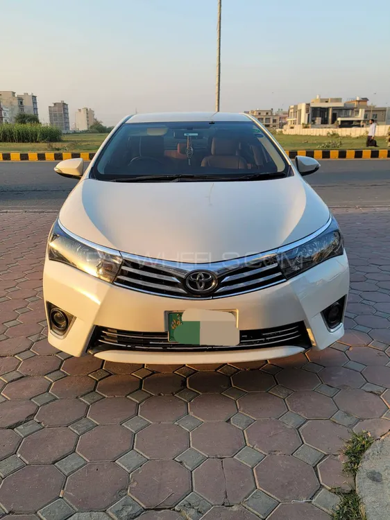 Toyota Corolla 2015 for Sale in Lahore Image-1