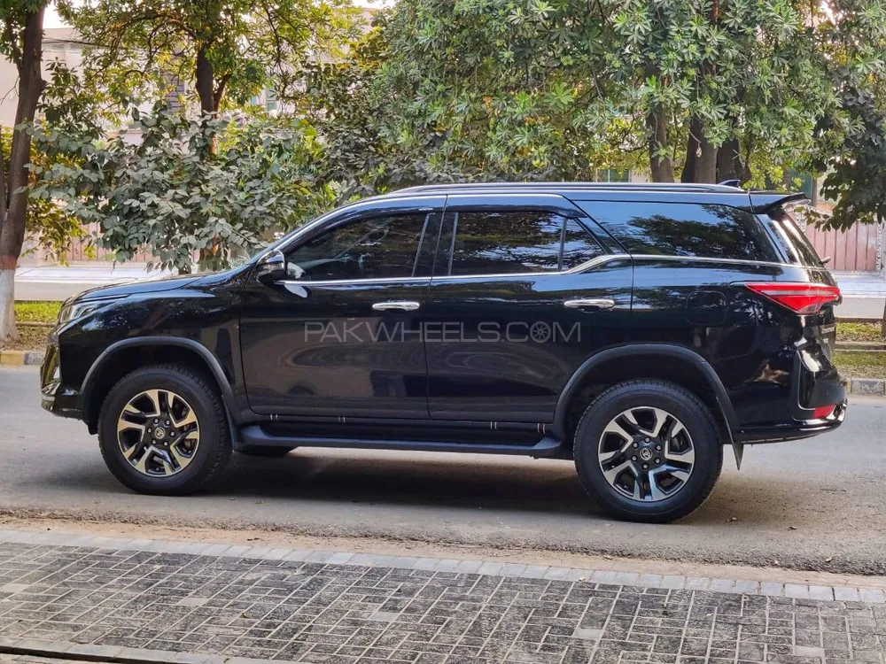 Toyota Fortuner 2023 for Sale in Lahore Image-1