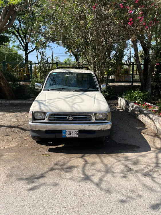 Toyota Hilux 2003 for Sale in Islamabad Image-1