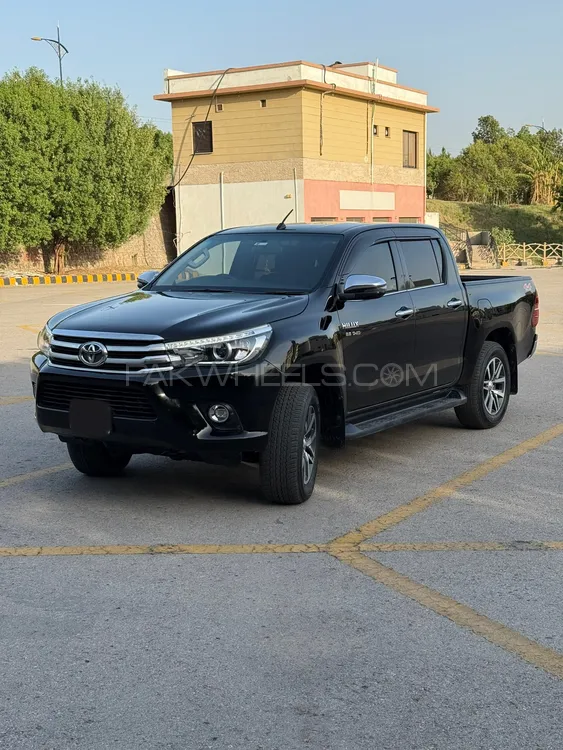 Toyota Hilux 2018 for Sale in Islamabad Image-1