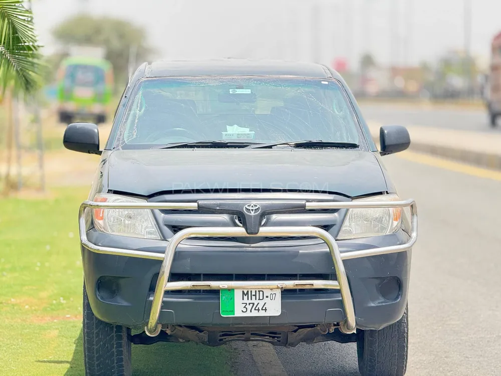 Toyota Hilux 2005 for Sale in Lahore Image-1