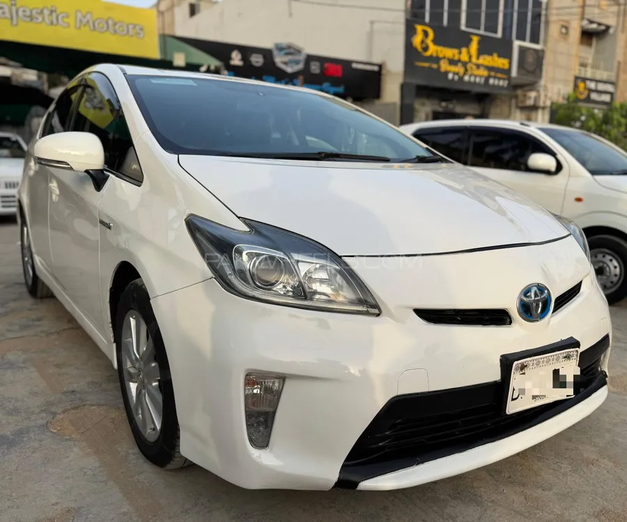 Toyota Prius 2013 for Sale in Karachi Image-1