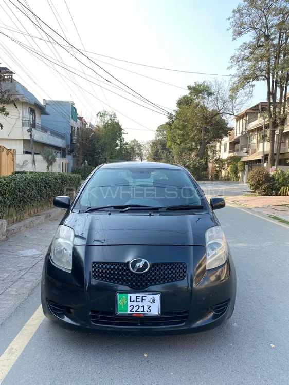 Toyota Vitz 2005 for Sale in Lahore Image-1