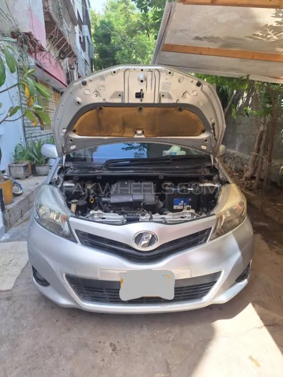 Toyota Vitz 2011 for Sale in Karachi Image-1