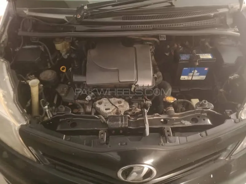 Toyota Vitz 2012 for Sale in Karachi Image-1