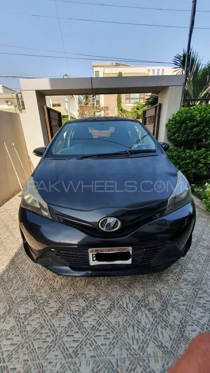 Toyota Vitz 2014 for Sale in Karachi Image-1