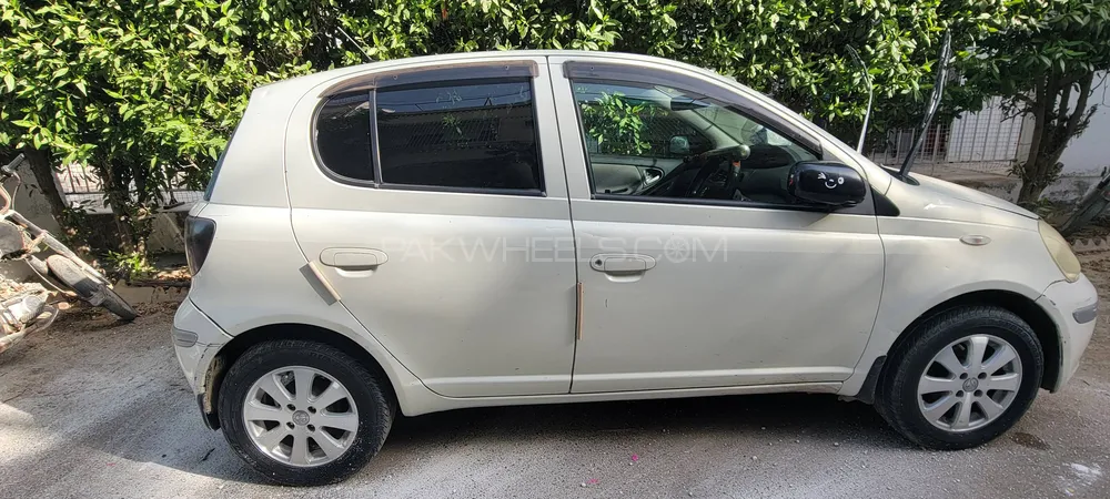 Toyota Vitz 2003 for Sale in Karachi Image-1