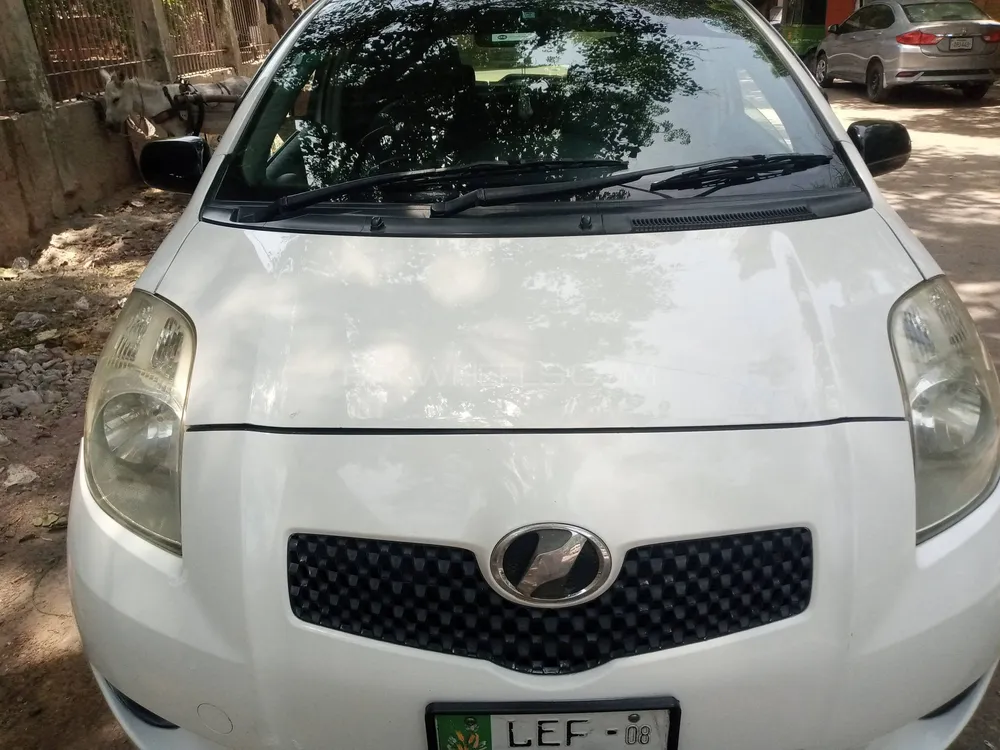 Toyota Vitz 2005 for Sale in Lahore Image-1