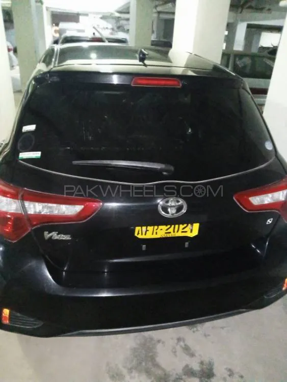 Toyota Vitz 2017 for Sale in Karachi Image-1
