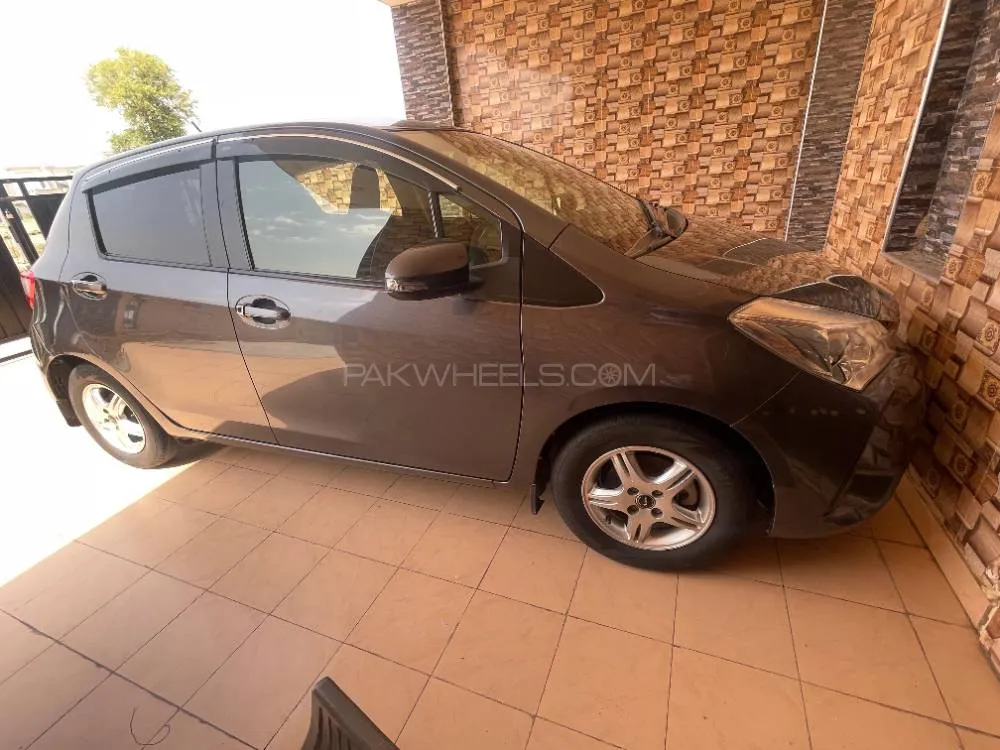Toyota Vitz 2018 for Sale in Lahore Image-1