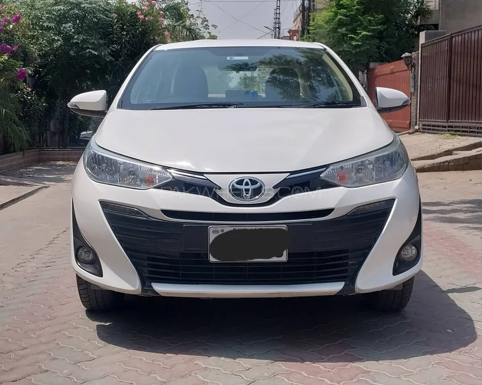 Toyota Yaris Sedan 2020 for Sale in Lahore Image-1