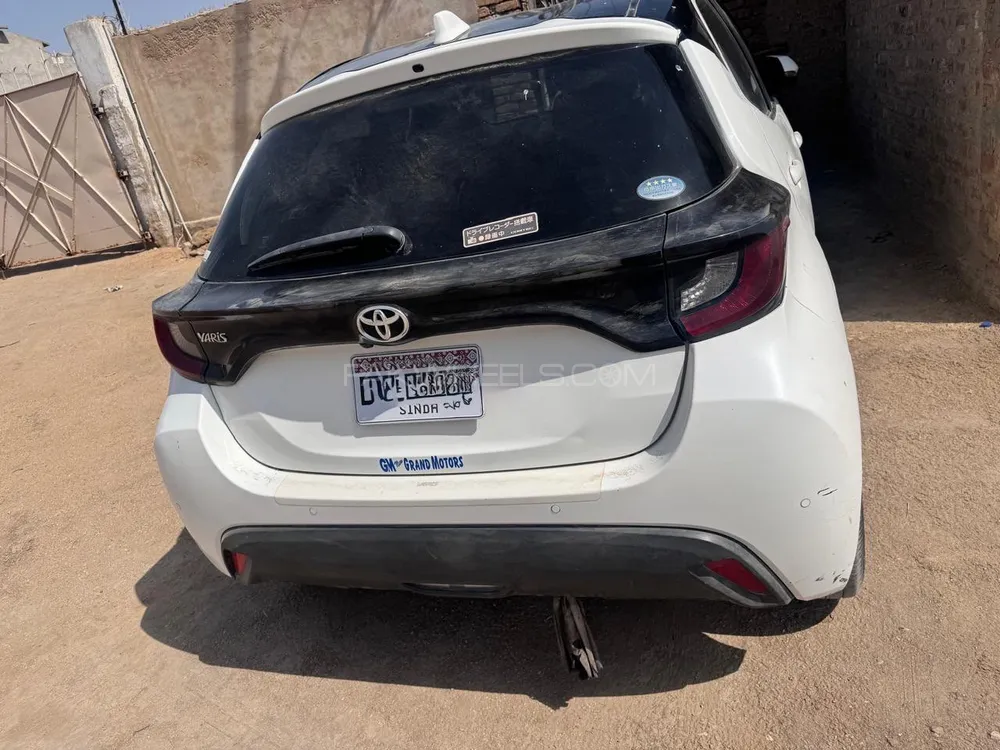 Toyota Yaris Hatchback 2020 for Sale in Shahdad kot Image-1