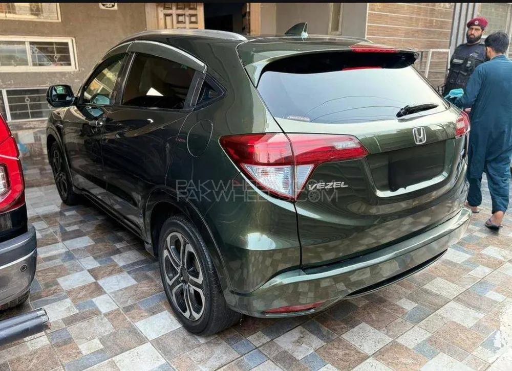 Honda Vezel 2014 for Sale in Islamabad Image-1