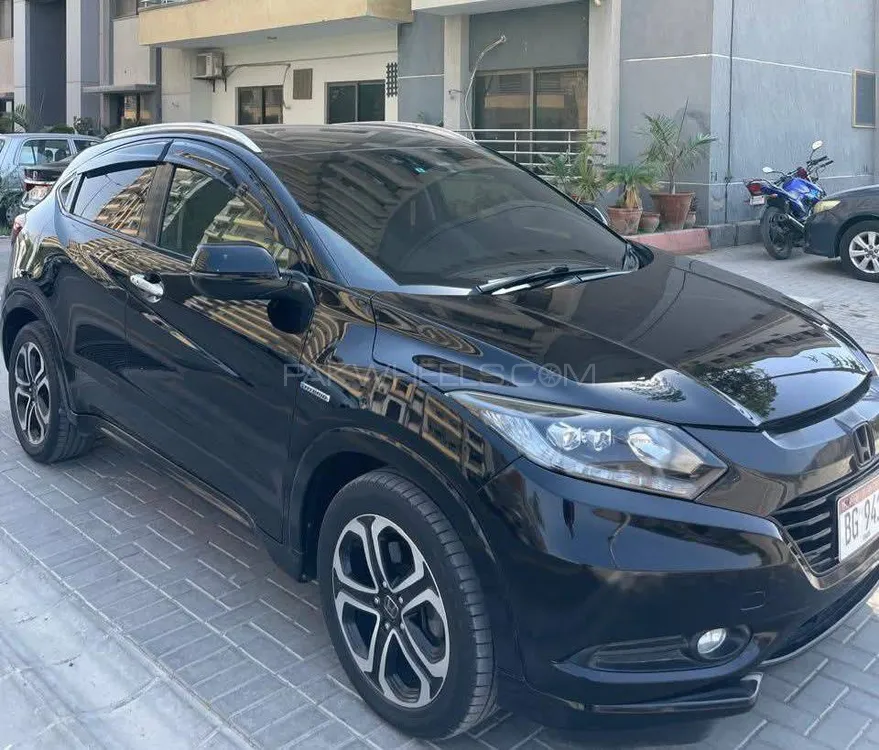 Honda Vezel 2015 for Sale in Karachi Image-1